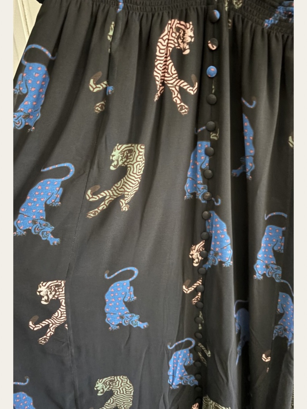 Unique Animal Print Maxi Dress w/ Puff Sleeves - Picture 2 of 2